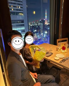 女性医師&年下イケメン男性のプロポーズ写真